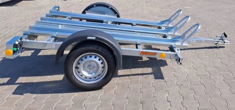 GN202-N7-221-pm3-Neptun-przyczepa-do-przewozu-3-motocykli-o-DMC-750kg-multiprzyczepy.jpg